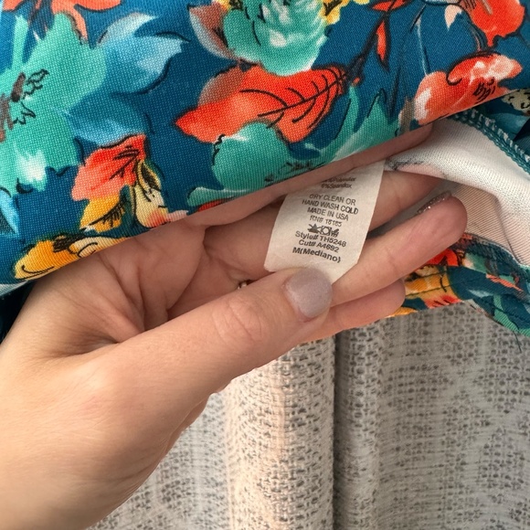 Audrey | Backless Floral Peplum  Blouse | Multi-color | Size : M - Picture 4 of 7